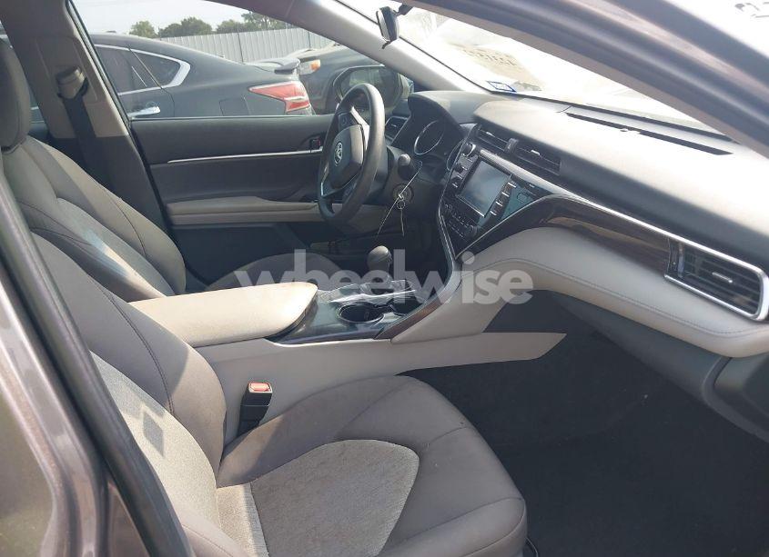 Photo 5 of 2018 Toyota Camry L (VIN 4T1B11HK8JU049339)