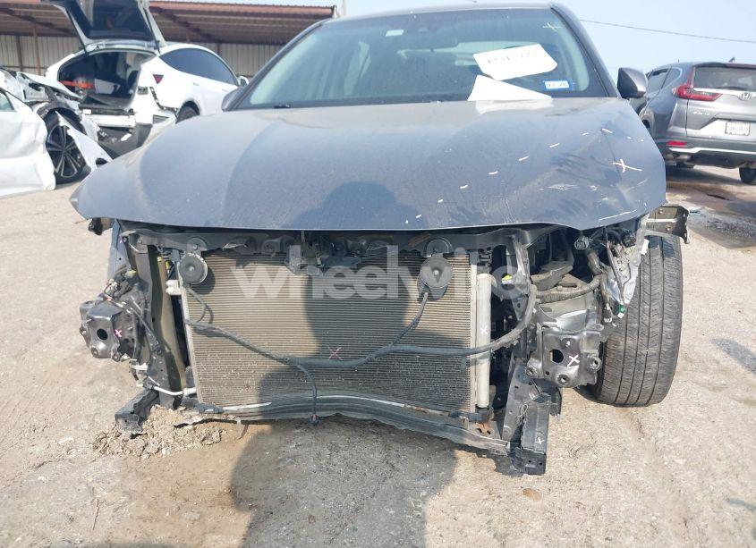 Photo 6 of 2018 Toyota Camry L (VIN 4T1B11HK8JU049339)