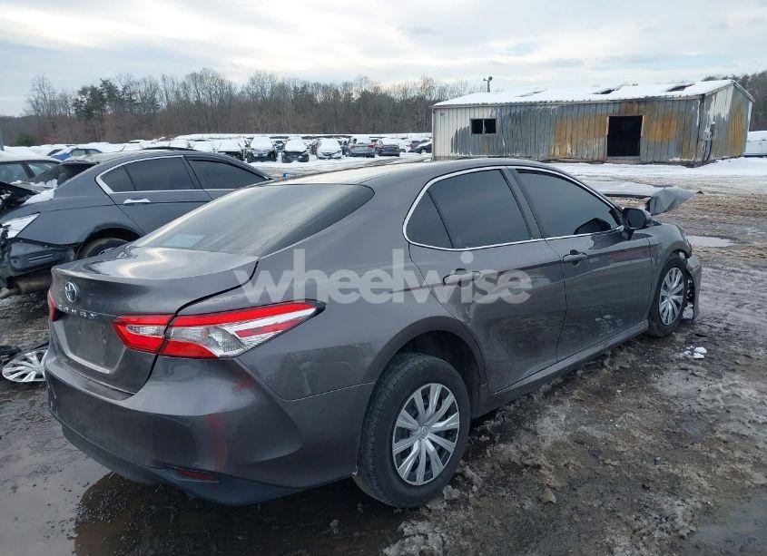 Photo 4 of 2018 Toyota Camry L (VIN 4T1B11HK8JU064309)