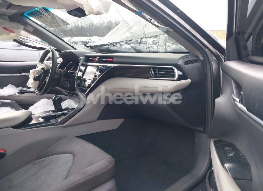 Photo 5 of 2018 Toyota Camry L (VIN 4T1B11HK8JU064309)