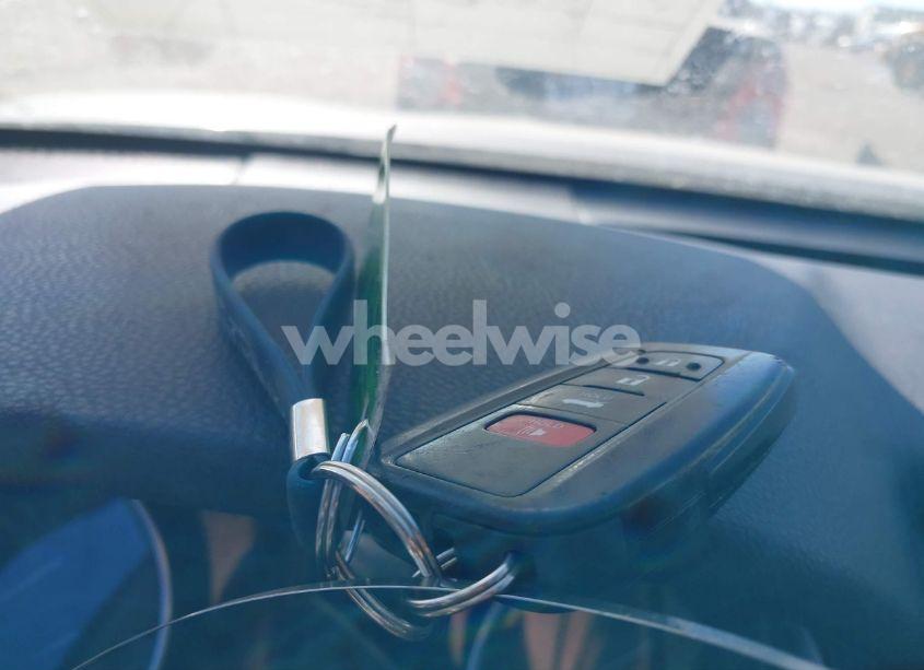 Photo 11 of 2018 Toyota Camry SE (VIN 4T1B11HK8JU112911)