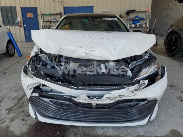 Photo 10 of 2018 TOYOTA CAMRY L (VIN 4T1B11HK8JU120927)