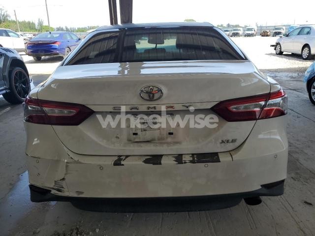 Photo 11 of 2018 TOYOTA CAMRY L (VIN 4T1B11HK8JU120927)