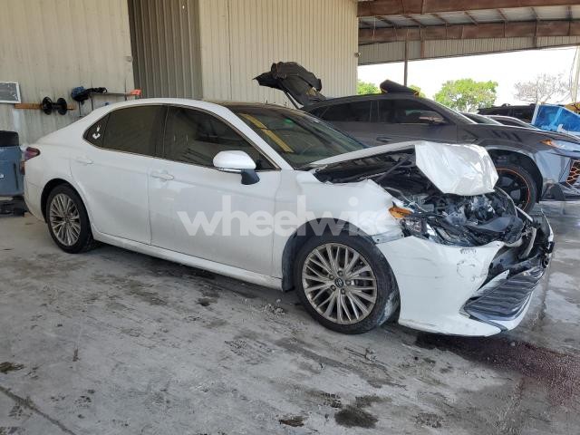 Photo 4 of 2018 TOYOTA CAMRY L (VIN 4T1B11HK8JU120927)