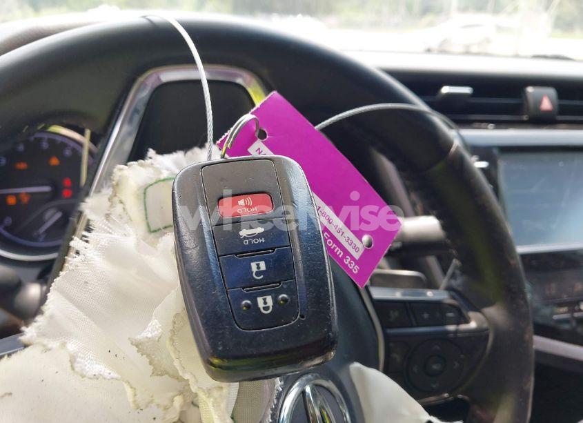 Photo 11 of 2018 Toyota Camry L/LE/XLE/SE/XSE (VIN 4T1B11HK8JU129031)