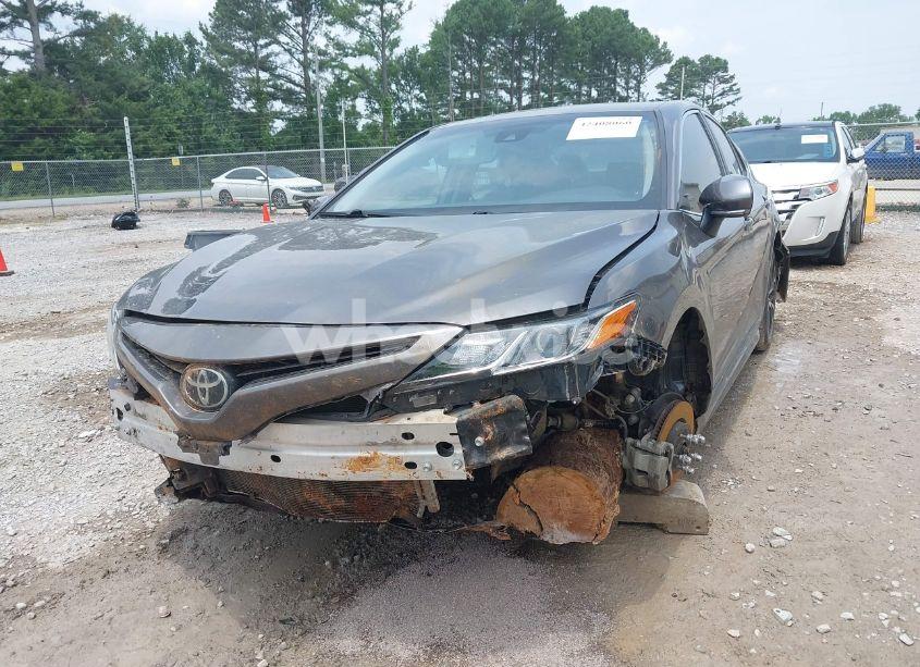 Photo 6 of 2018 Toyota Camry L/LE/XLE/SE/XSE (VIN 4T1B11HK8JU129031)