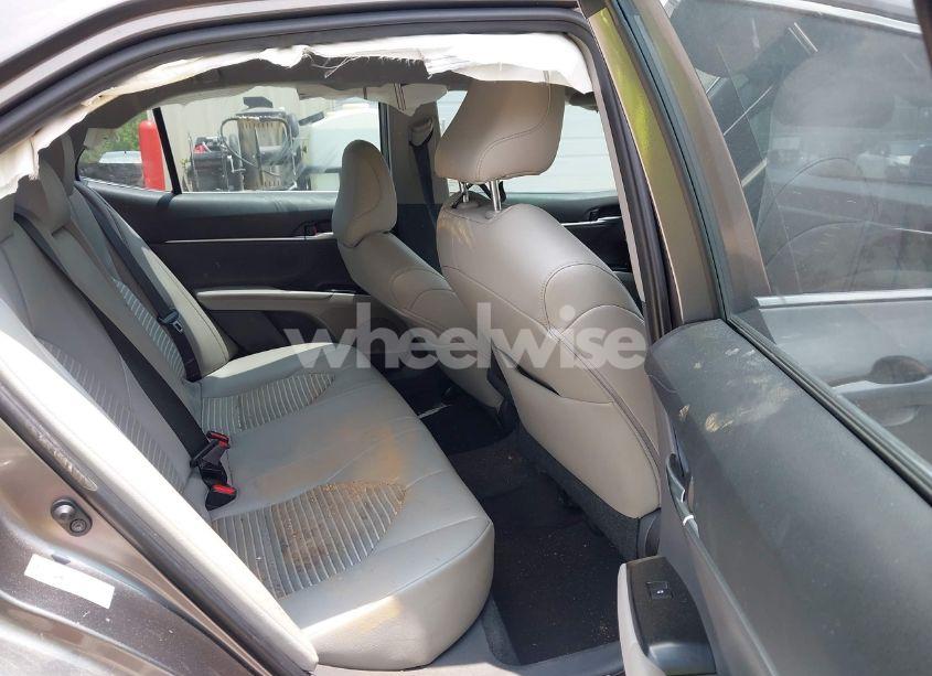 Photo 8 of 2018 Toyota Camry L/LE/XLE/SE/XSE (VIN 4T1B11HK8JU129031)