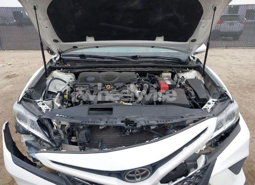 Photo 10 of 2018 Toyota Camry SE (VIN 4T1B11HK8JU145391)