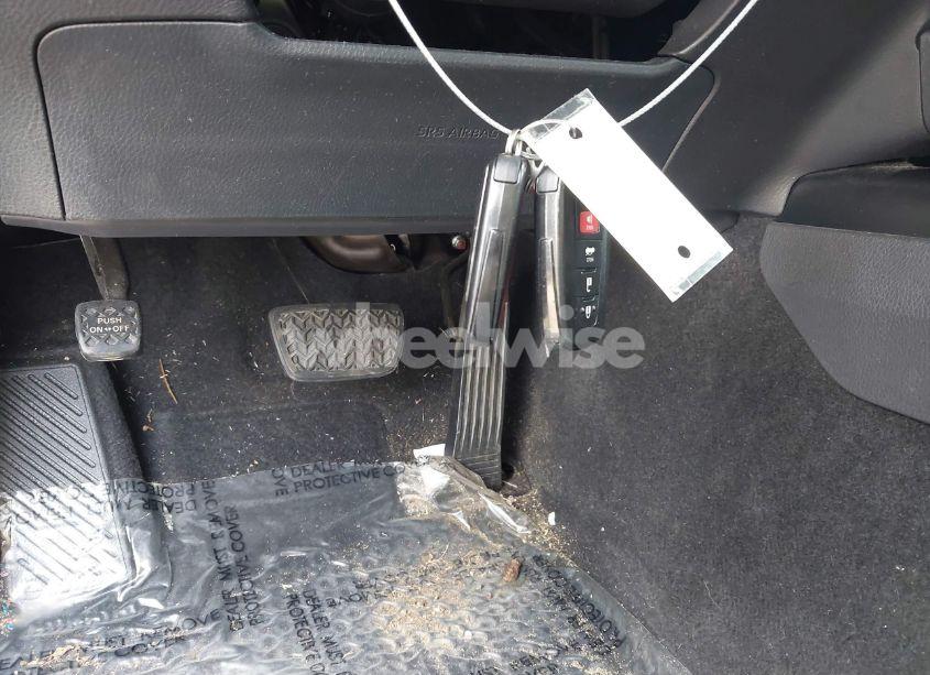 Photo 11 of 2018 Toyota Camry LE (VIN 4T1B11HK8JU506408)