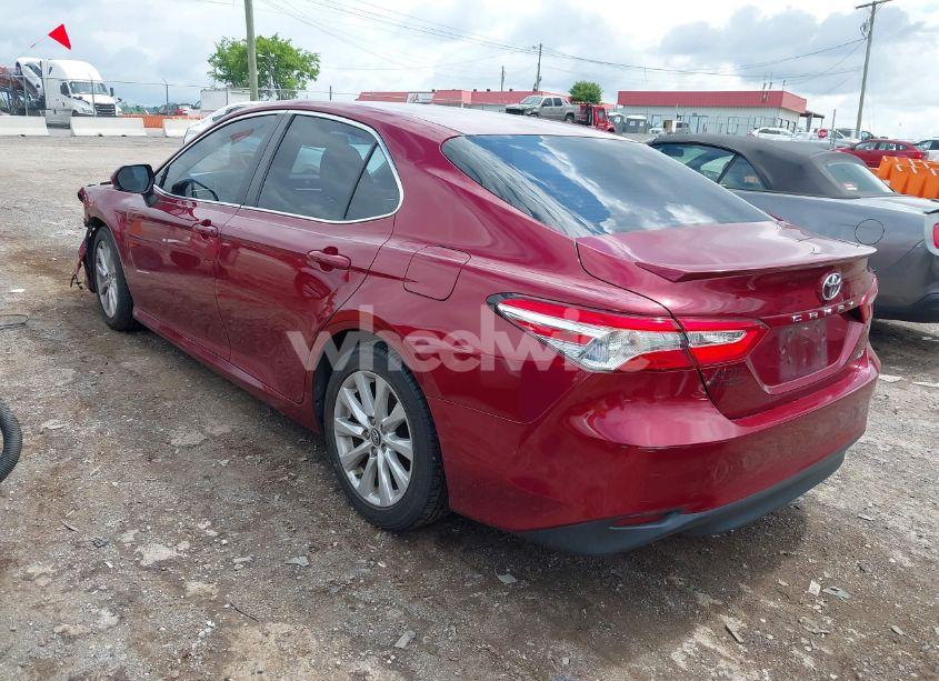 Photo 3 of 2018 Toyota Camry LE (VIN 4T1B11HK8JU506408)