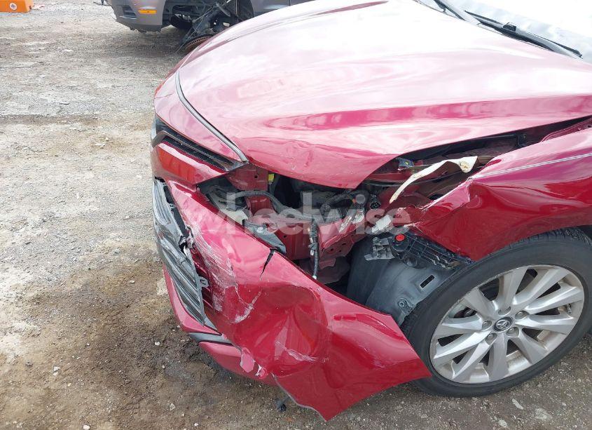 Photo 6 of 2018 Toyota Camry LE (VIN 4T1B11HK8JU506408)