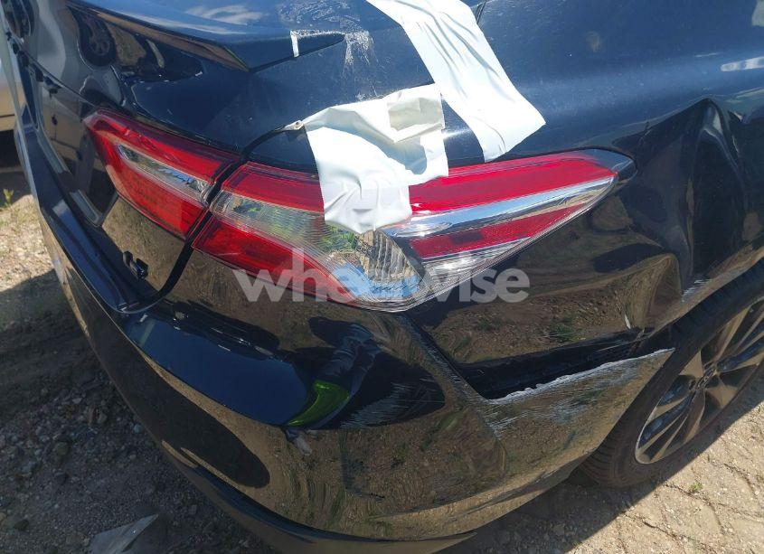 Photo 19 of 2018 Toyota Camry LE (VIN 4T1B11HK8JU511009)