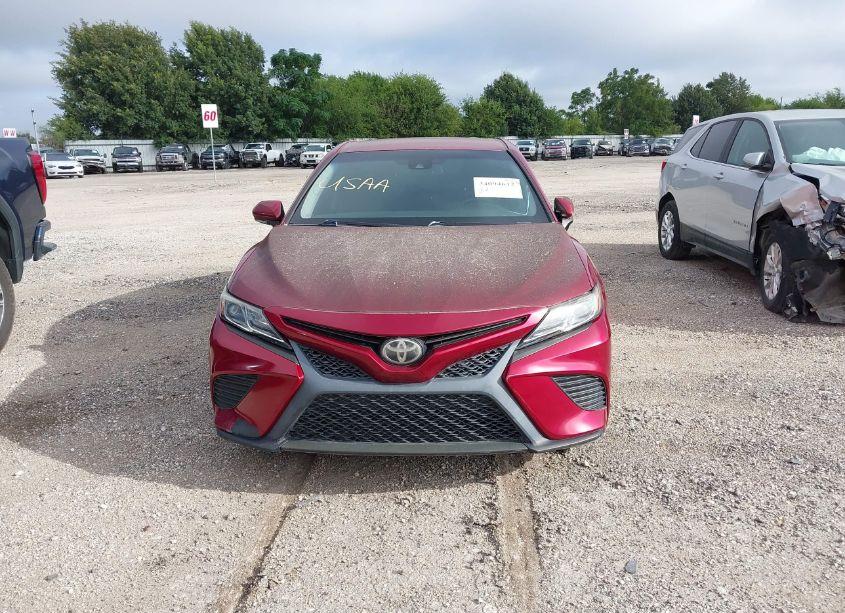 Photo 12 of 2018 Toyota Camry SE (VIN 4T1B11HK8JU512015)