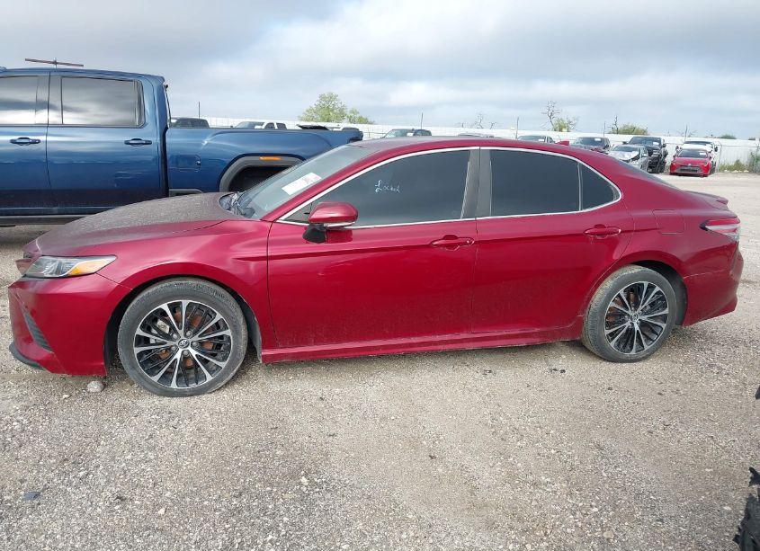 Photo 14 of 2018 Toyota Camry SE (VIN 4T1B11HK8JU512015)