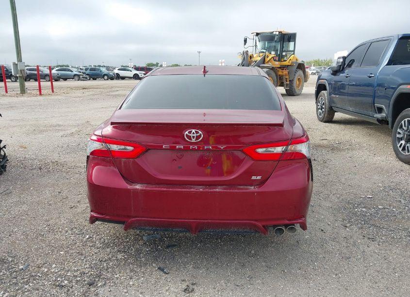 Photo 15 of 2018 Toyota Camry SE (VIN 4T1B11HK8JU512015)