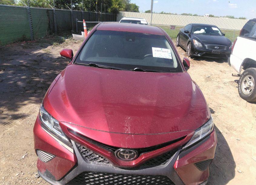 Photo 6 of 2018 Toyota Camry SE (VIN 4T1B11HK8JU512015)