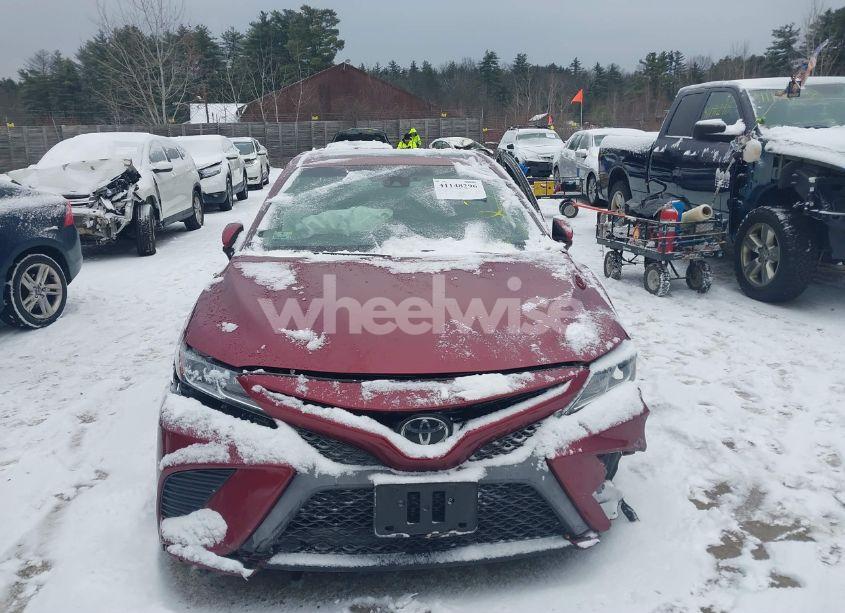 Photo 12 of 2018 Toyota Camry SE (VIN 4T1B11HK8JU521359)