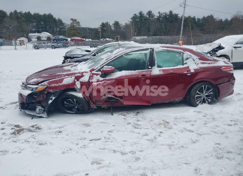 Photo 14 of 2018 Toyota Camry SE (VIN 4T1B11HK8JU521359)