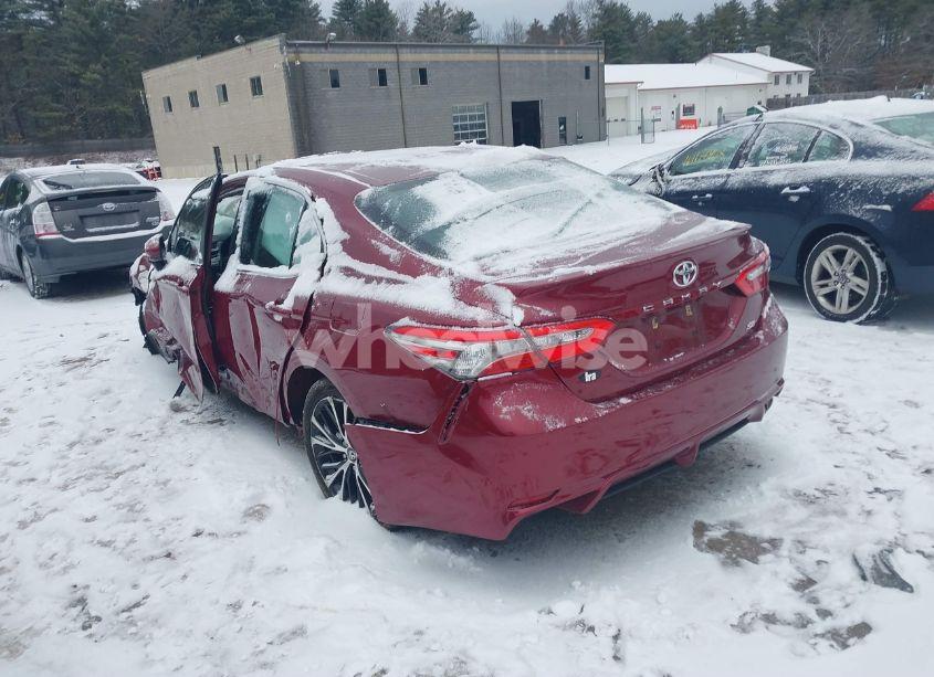 Photo 3 of 2018 Toyota Camry SE (VIN 4T1B11HK8JU521359)