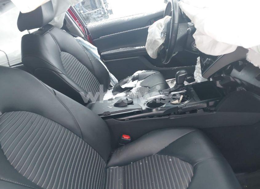 Photo 5 of 2018 Toyota Camry SE (VIN 4T1B11HK8JU521359)