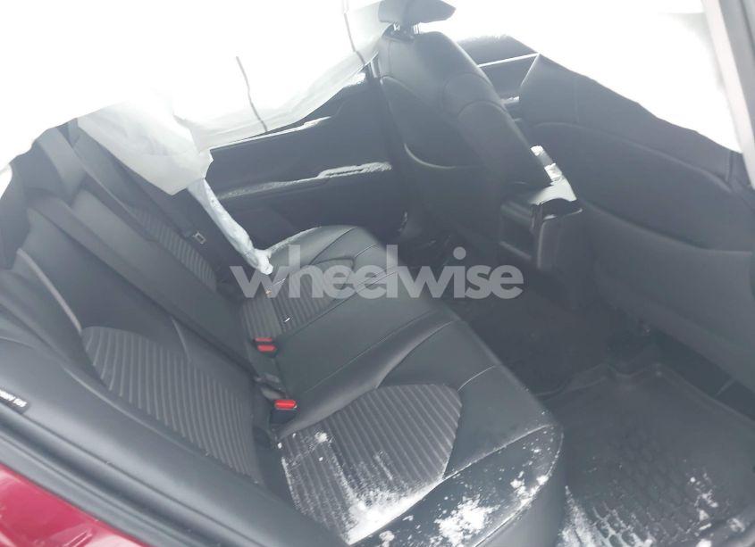 Photo 8 of 2018 Toyota Camry SE (VIN 4T1B11HK8JU521359)