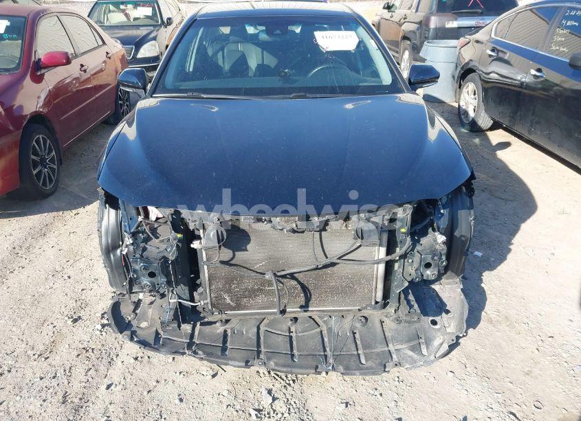 Photo 13 of 2018 Toyota Camry XLE (VIN 4T1B11HK8JU528182)