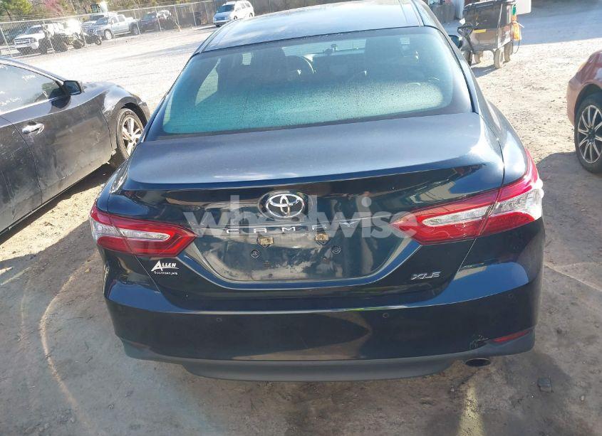 Photo 17 of 2018 Toyota Camry XLE (VIN 4T1B11HK8JU528182)
