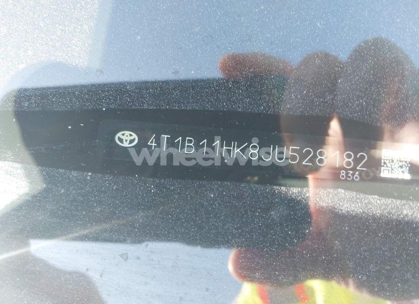 Photo 9 of 2018 Toyota Camry XLE (VIN 4T1B11HK8JU528182)