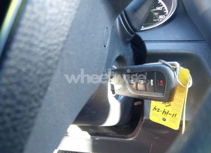 Photo 11 of 2018 Toyota Camry LE (VIN 4T1B11HK8JU545578)