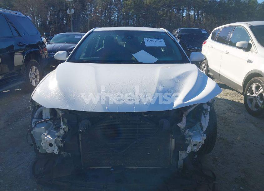 Photo 12 of 2018 Toyota Camry LE (VIN 4T1B11HK8JU545578)