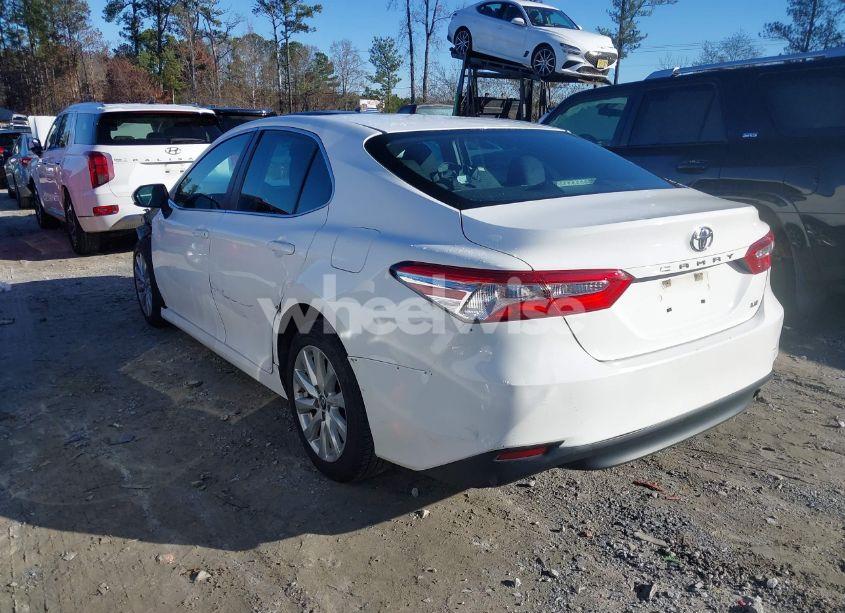 Photo 3 of 2018 Toyota Camry LE (VIN 4T1B11HK8JU545578)