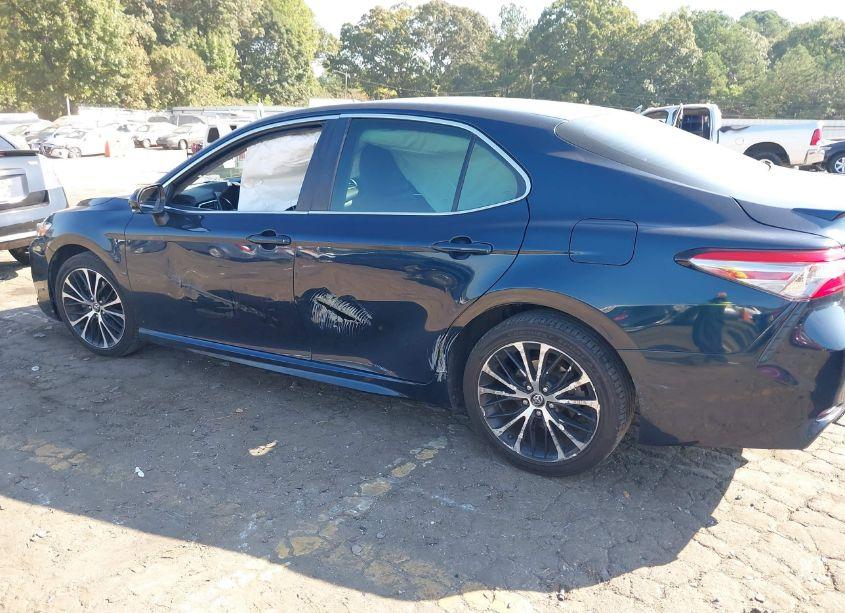 Photo 14 of 2018 Toyota Camry SE (VIN 4T1B11HK8JU551008)