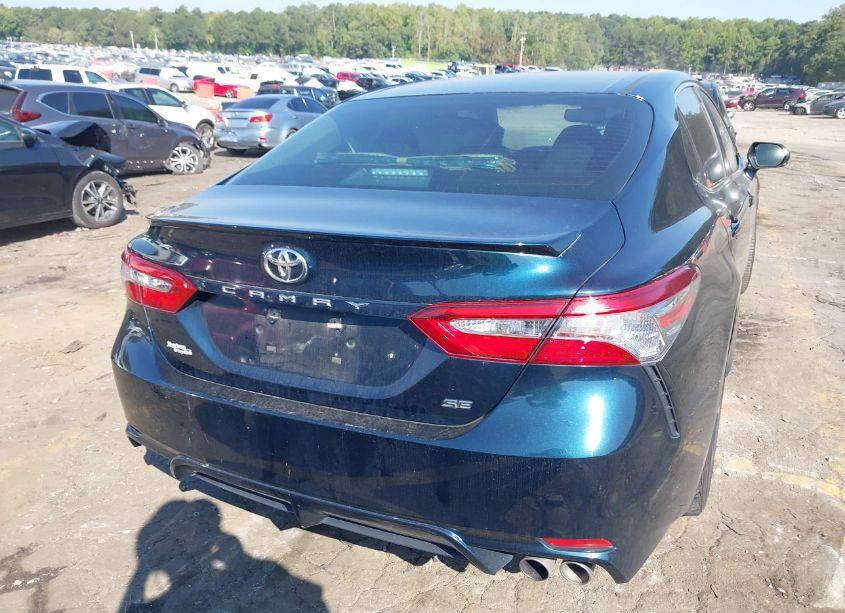 Photo 16 of 2018 Toyota Camry SE (VIN 4T1B11HK8JU551008)