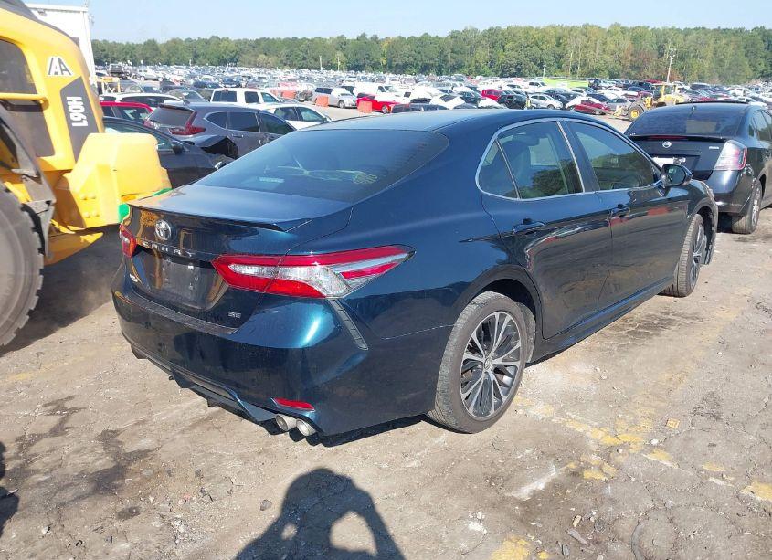 Photo 4 of 2018 Toyota Camry SE (VIN 4T1B11HK8JU551008)