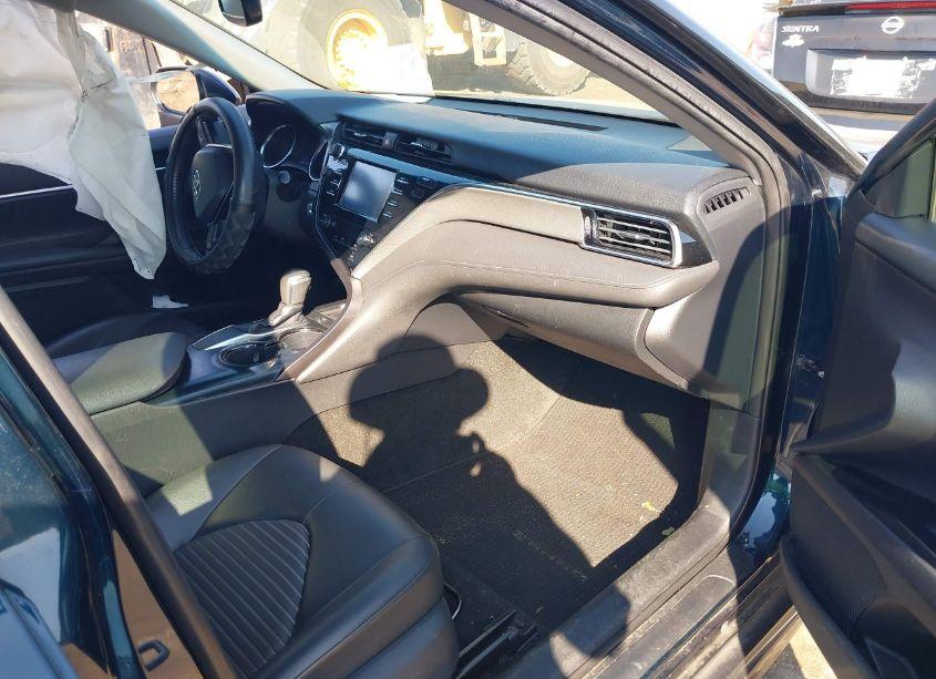 Photo 5 of 2018 Toyota Camry SE (VIN 4T1B11HK8JU551008)