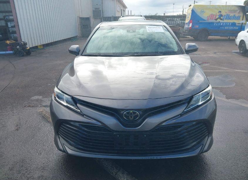Photo 13 of 2018 Toyota Camry LE (VIN 4T1B11HK8JU556273)