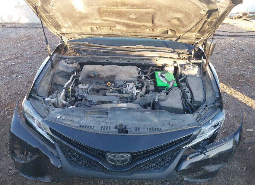 Photo 10 of 2018 Toyota Camry SE (VIN 4T1B11HK8JU561327)