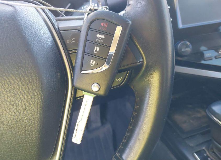 Photo 11 of 2018 Toyota Camry SE (VIN 4T1B11HK8JU561327)