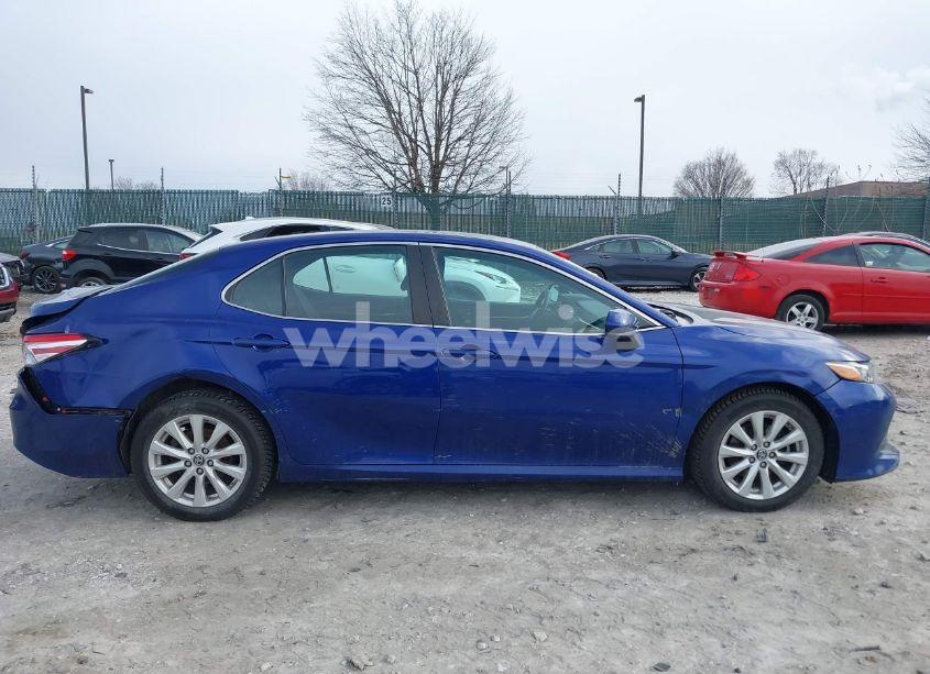 Photo 13 of 2018 Toyota Camry LE (VIN 4T1B11HK8JU566155)