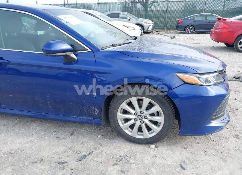 Photo 18 of 2018 Toyota Camry LE (VIN 4T1B11HK8JU566155)