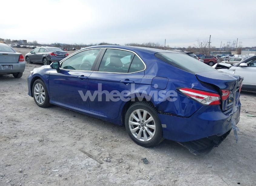Photo 3 of 2018 Toyota Camry LE (VIN 4T1B11HK8JU566155)