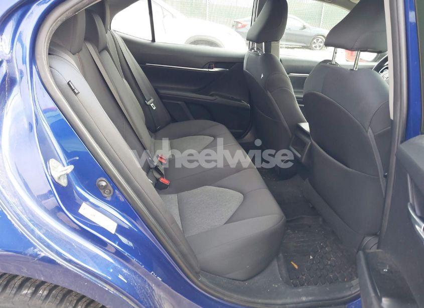 Photo 8 of 2018 Toyota Camry LE (VIN 4T1B11HK8JU566155)