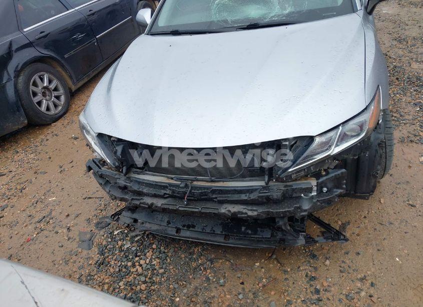 Photo 13 of 2018 Toyota Camry SE (VIN 4T1B11HK8JU566804)