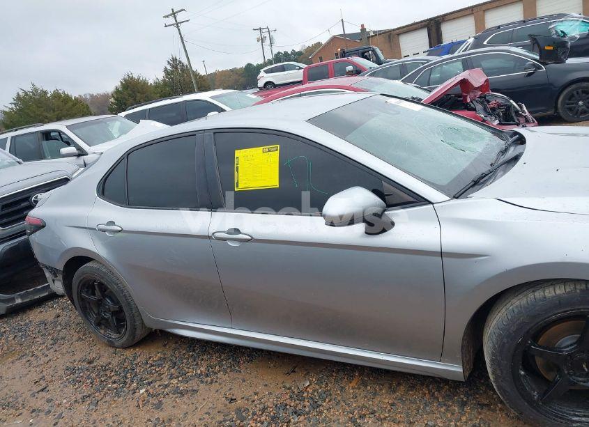 Photo 14 of 2018 Toyota Camry SE (VIN 4T1B11HK8JU566804)