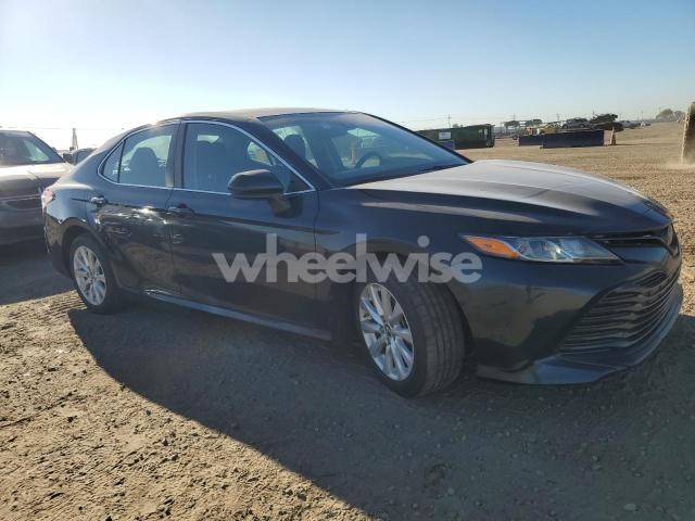 2018 TOYOTA CAMRY L (VIN 4T1B11HK8JU575809) main photo