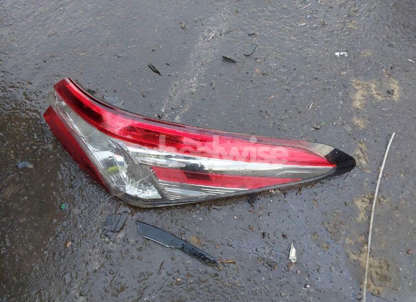 Photo 12 of 2018 Toyota Camry SE (VIN 4T1B11HK8JU595803)