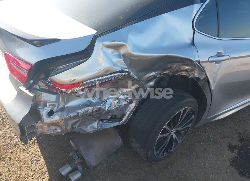 Photo 6 of 2018 Toyota Camry SE (VIN 4T1B11HK8JU602300)