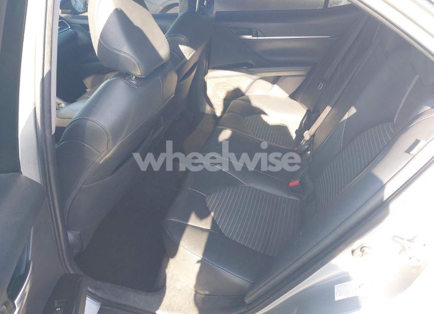 Photo 8 of 2018 Toyota Camry SE (VIN 4T1B11HK8JU602300)