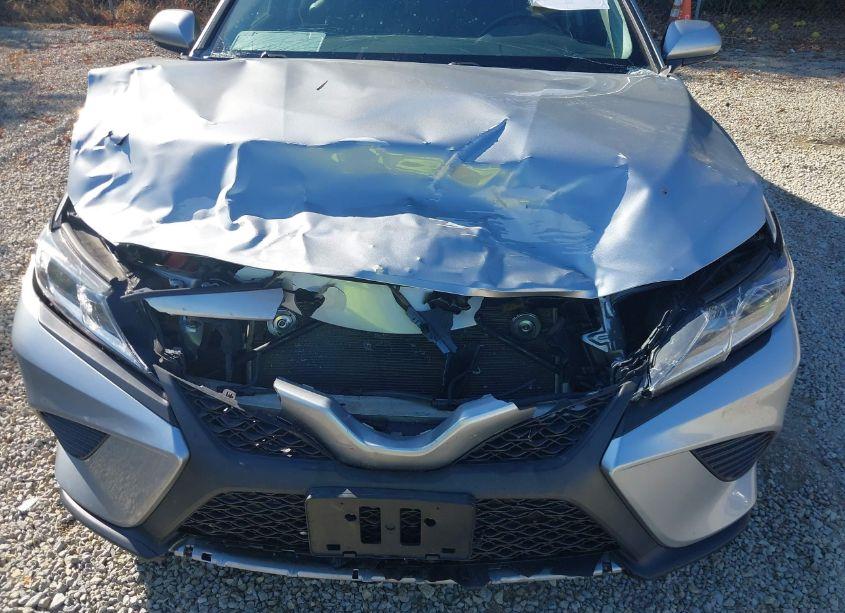 Photo 6 of 2018 Toyota Camry SE (VIN 4T1B11HK8JU605892)