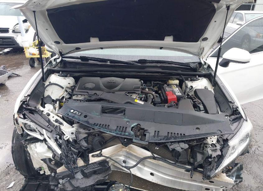 Photo 10 of 2018 Toyota Camry SE (VIN 4T1B11HK8JU617623)